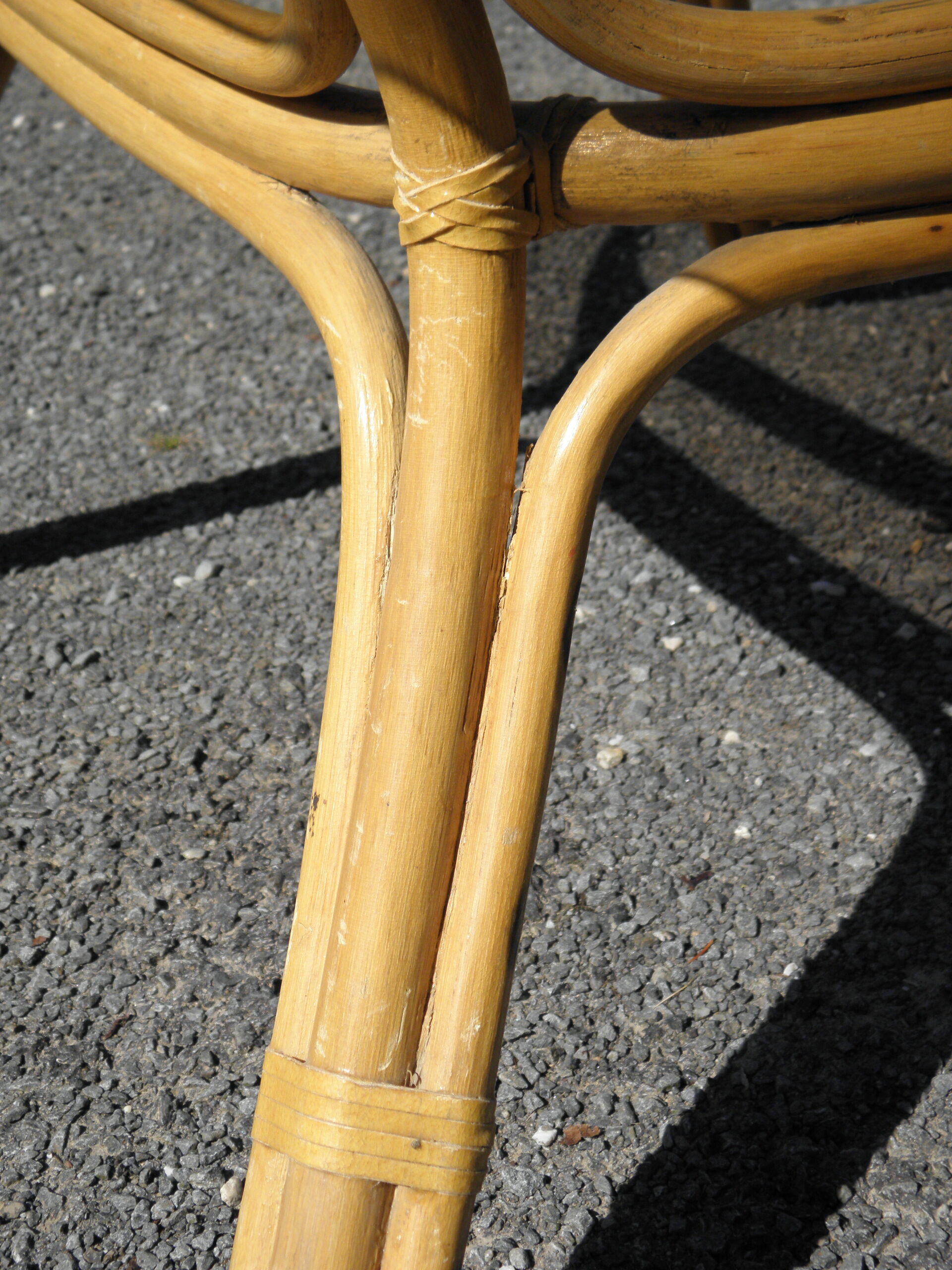 Table rattan and smoked glass 70s