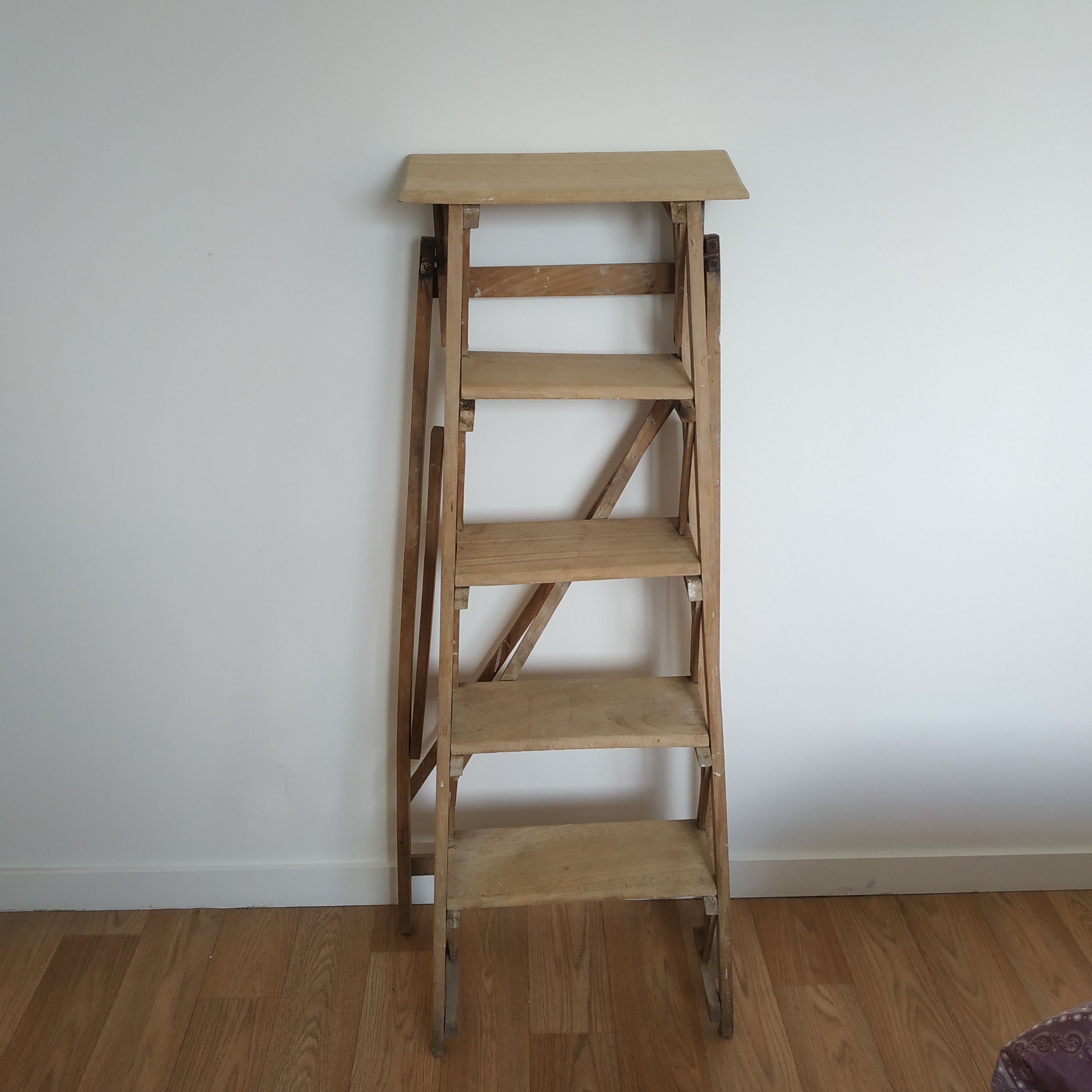 Painter's stepladder