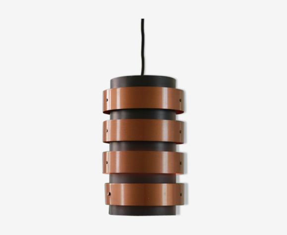 Black suspension with copper