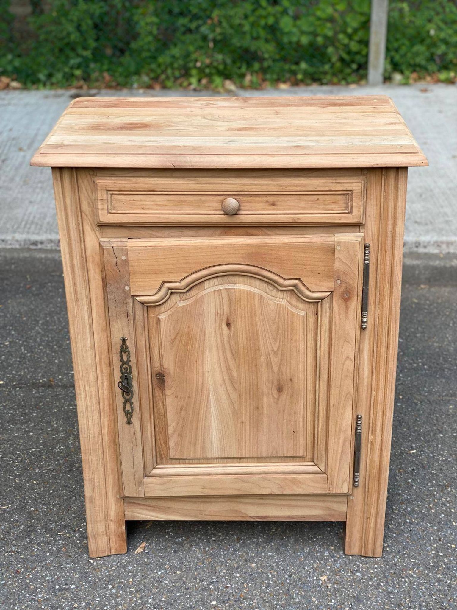 Louis-Philippe confiturier buffet from the 19th century, renovated in raw solid cherry wood.