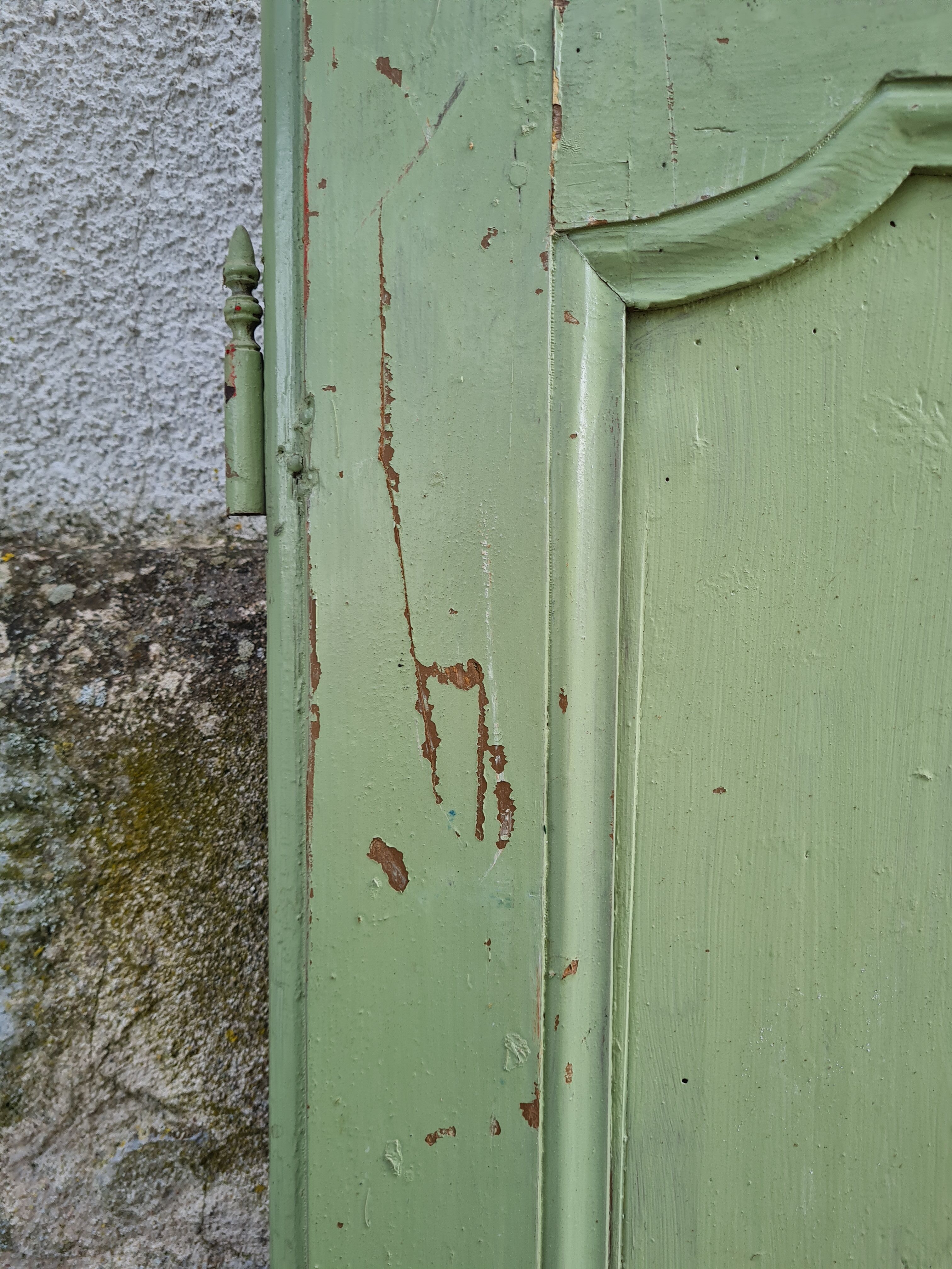 Old fir door, XVIIIth