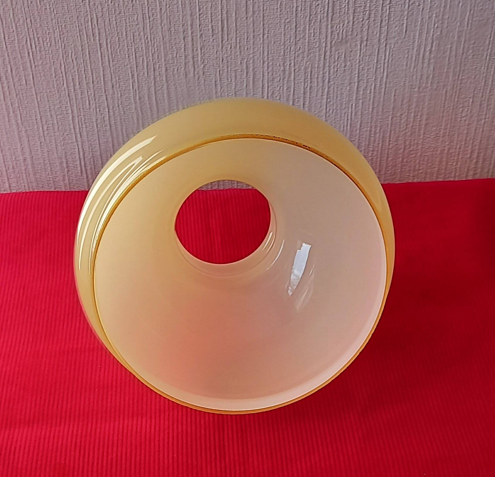 Orange-yellow opaline globe