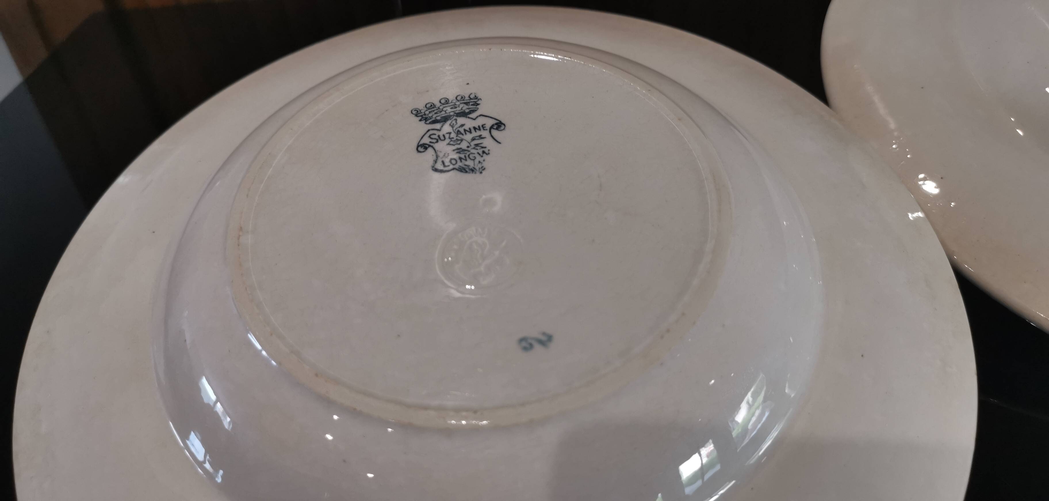 4 assiettes creuses en Terre de Fer Longwy modèle "Suzanne"