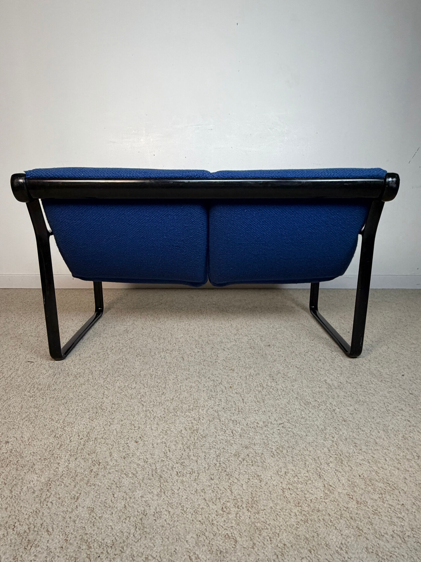 Two-seater bench Bruce Hannah & Andrew Morrison for Knoll