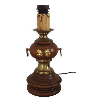 Turned wooden floor lamp with label and golden handles 1852
