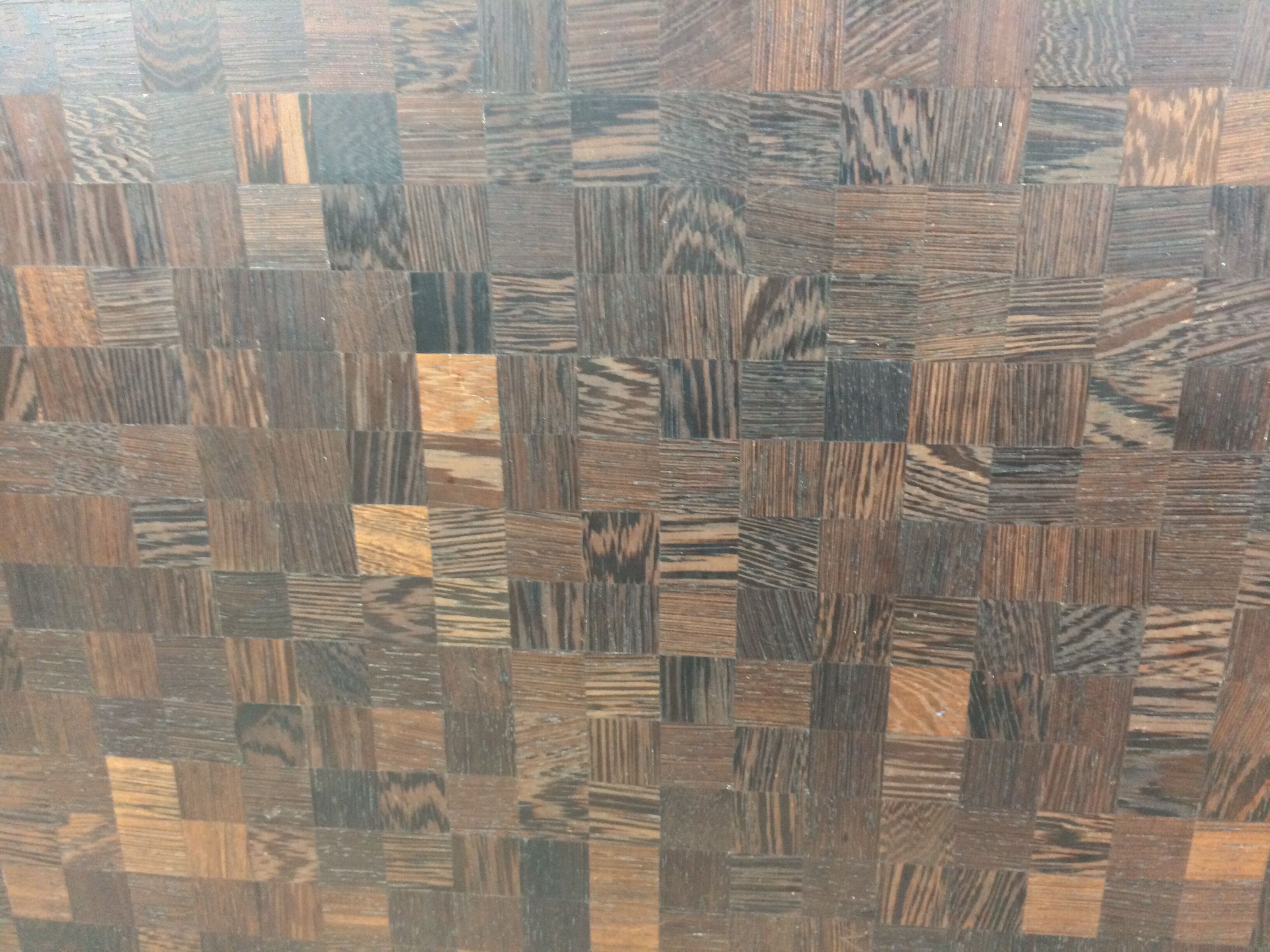 Table basse Dieter Waeckerlin en marqueterie de bois de palmier