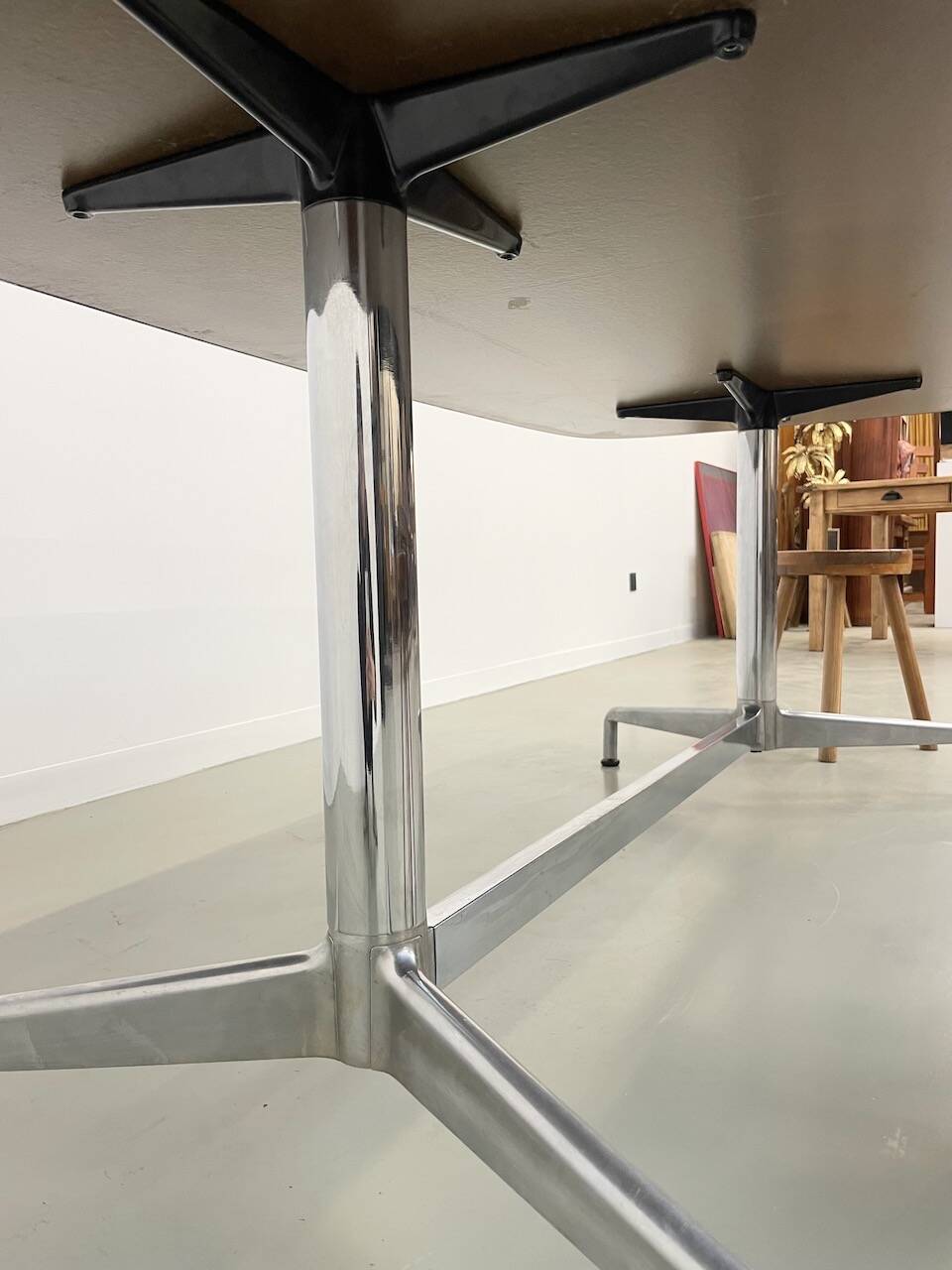 Giancarlo Piretti conference table