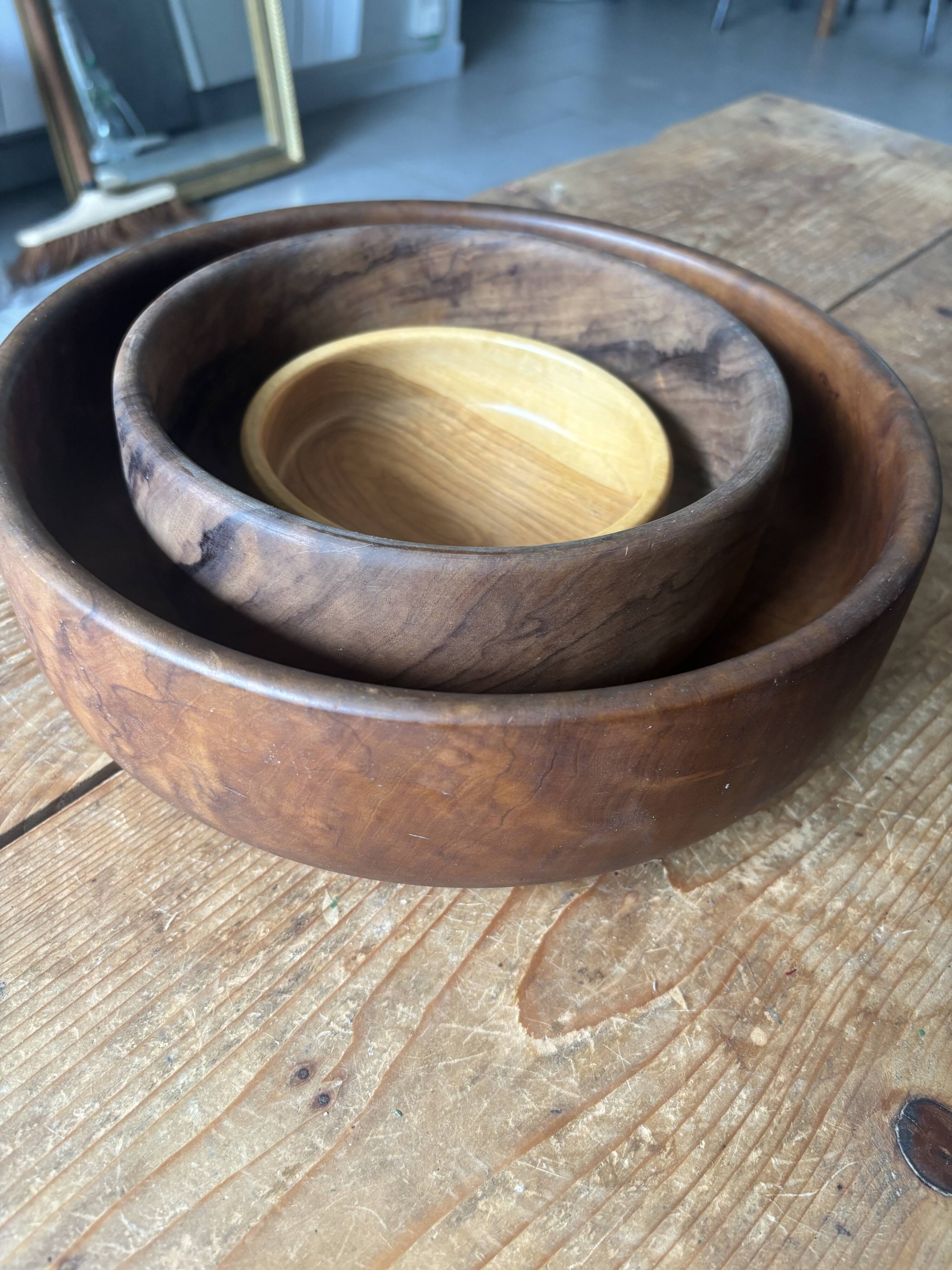 Ensemble de trois coupes en véritable bois d'olivier, fartisanaux, vintage