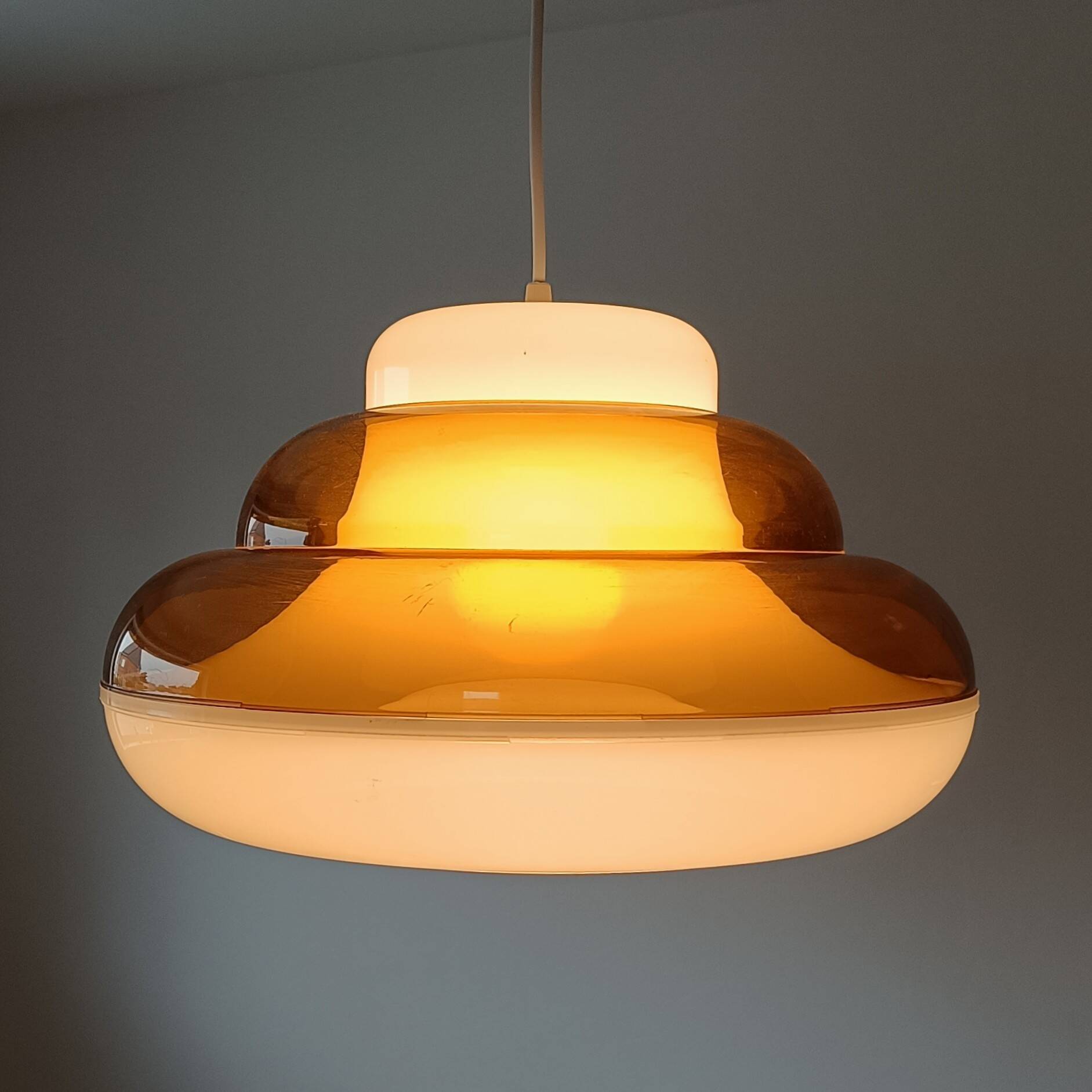 Space age pendant lamp – Massive