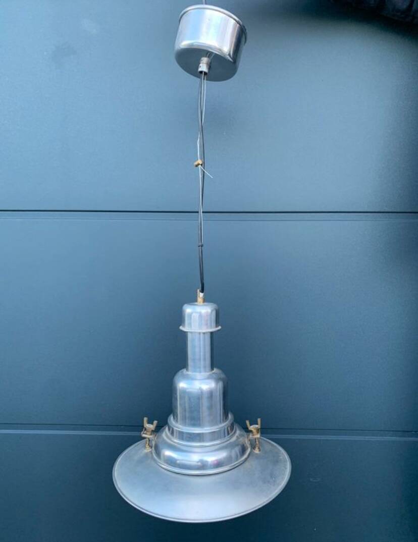 Industrial style aluminum suspension