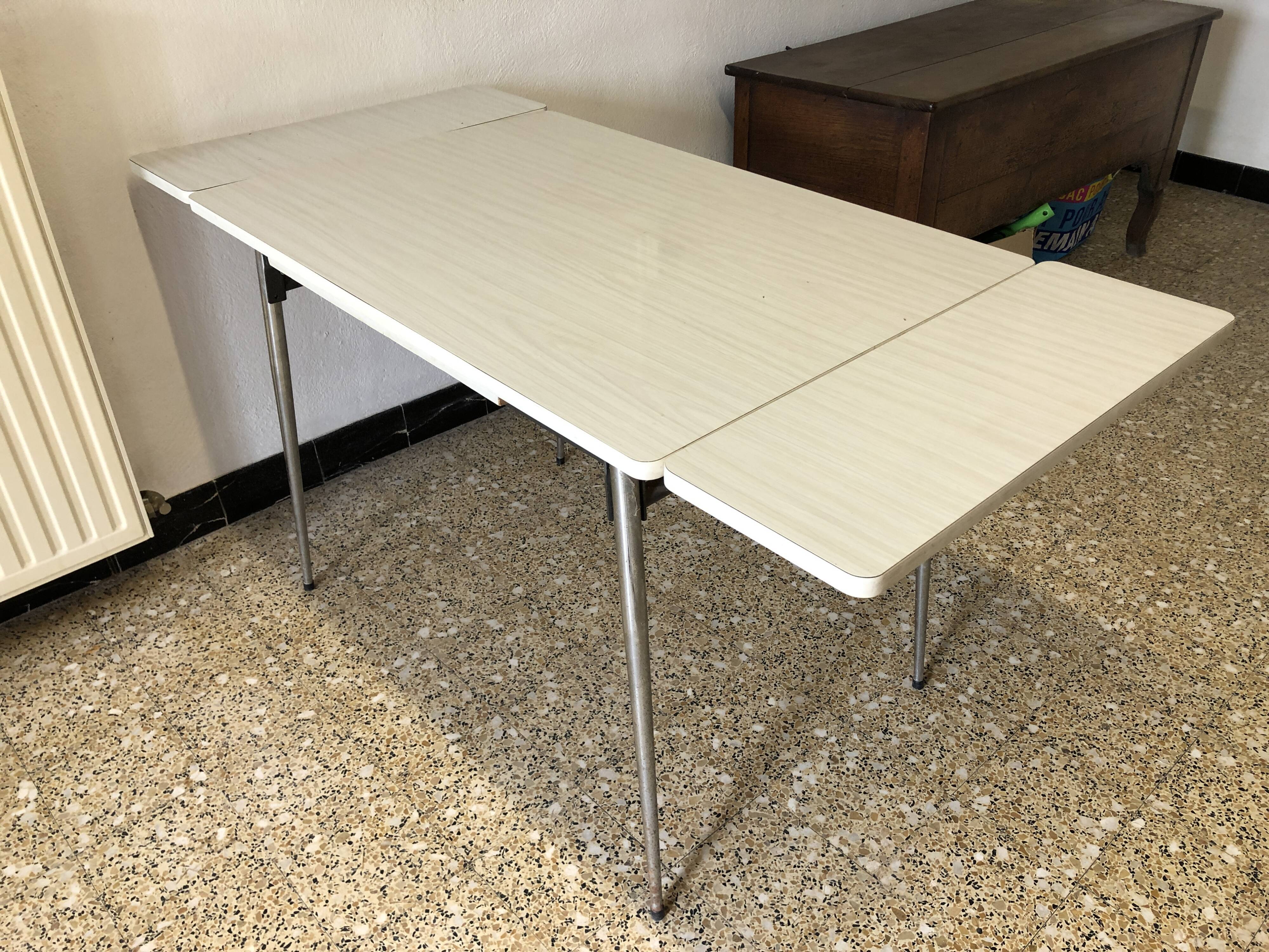 Dining Formica table