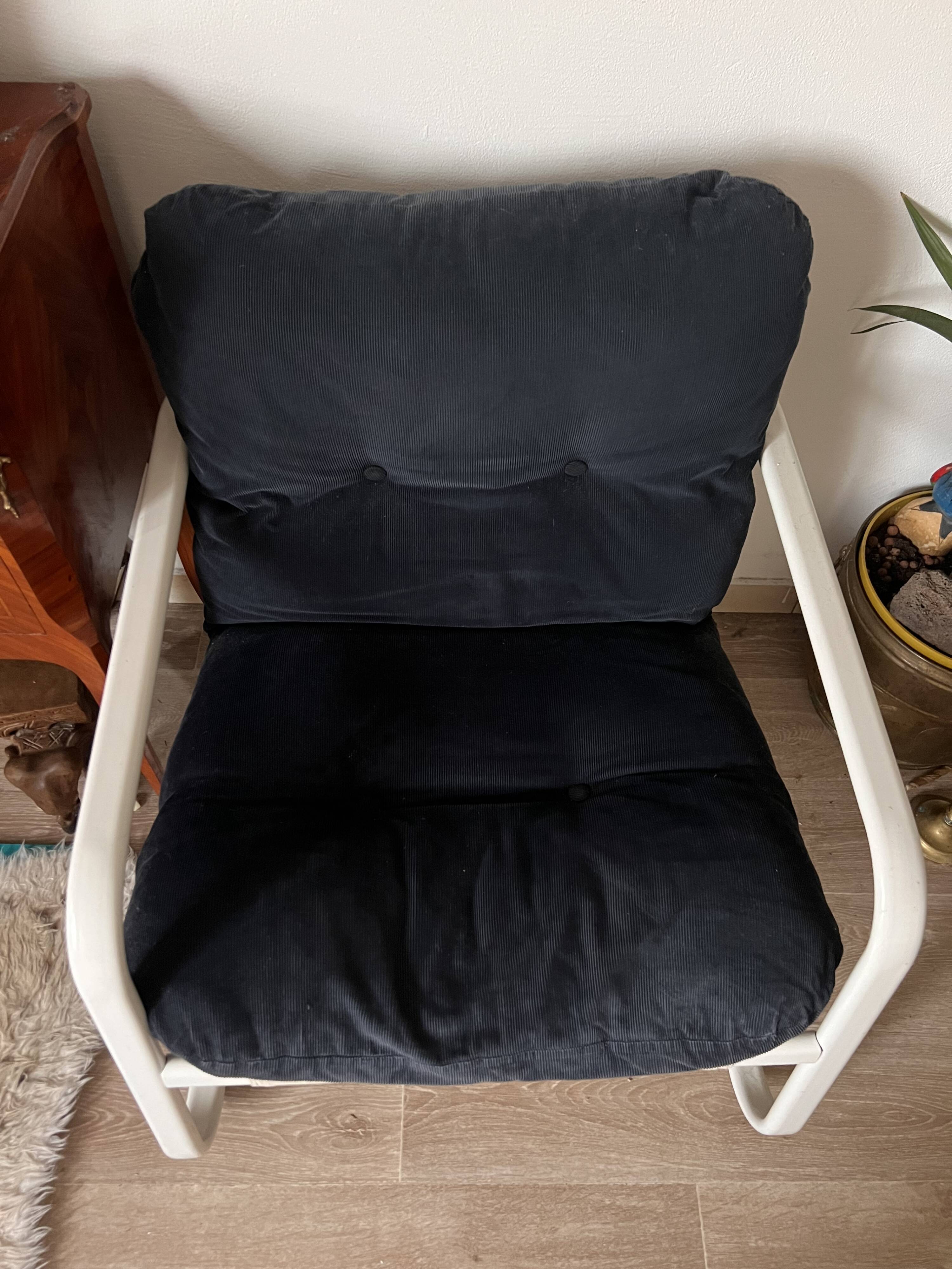 Fauteuil IKEA vintage velours et tube