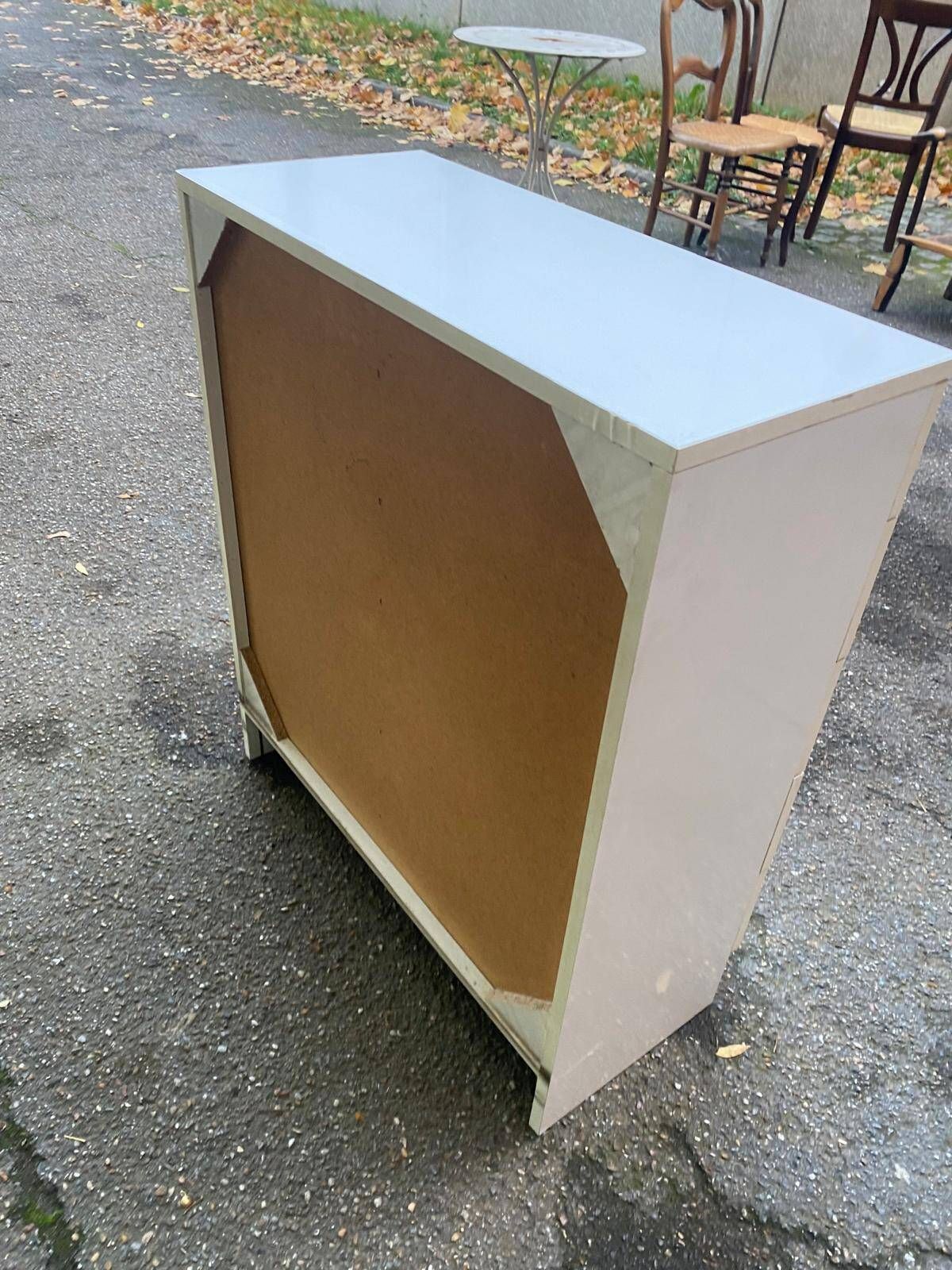 White, glossy lacquered wooden chest of drawers from the 1980s