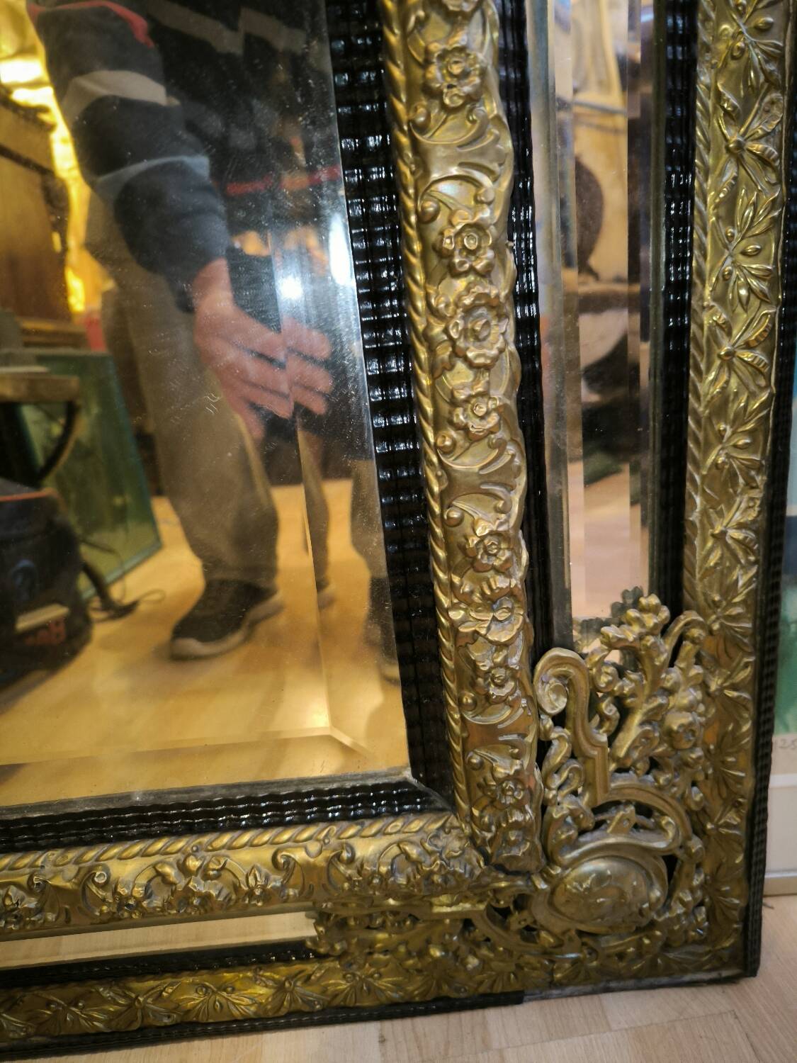 NP III Period Mirror with Parallels