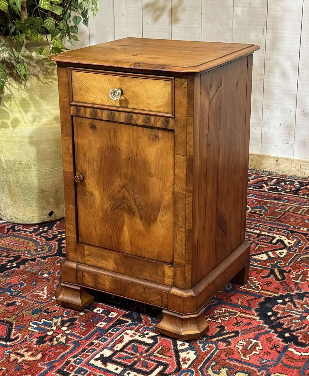Louis Philippe bedside table from the 19th century in cherry wood.
