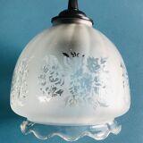 Suspension en verre à motifs fleuris