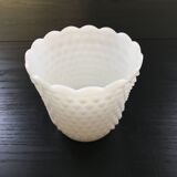 Cache pot en opaline blanche