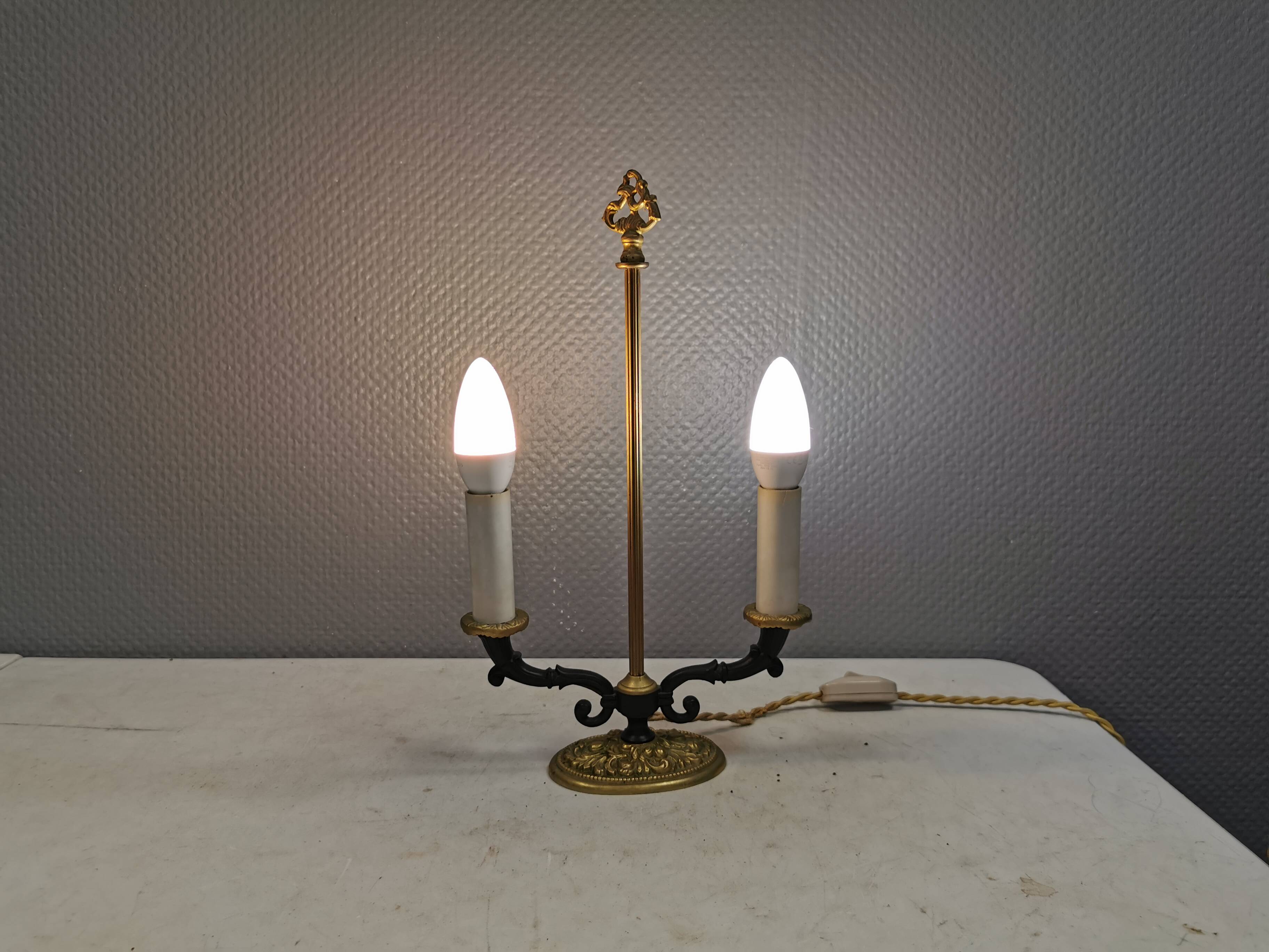 Very old Danish table lamp in brass and metal. 1930-1950s