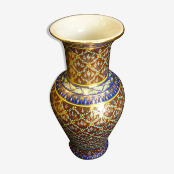 Benjarong vase