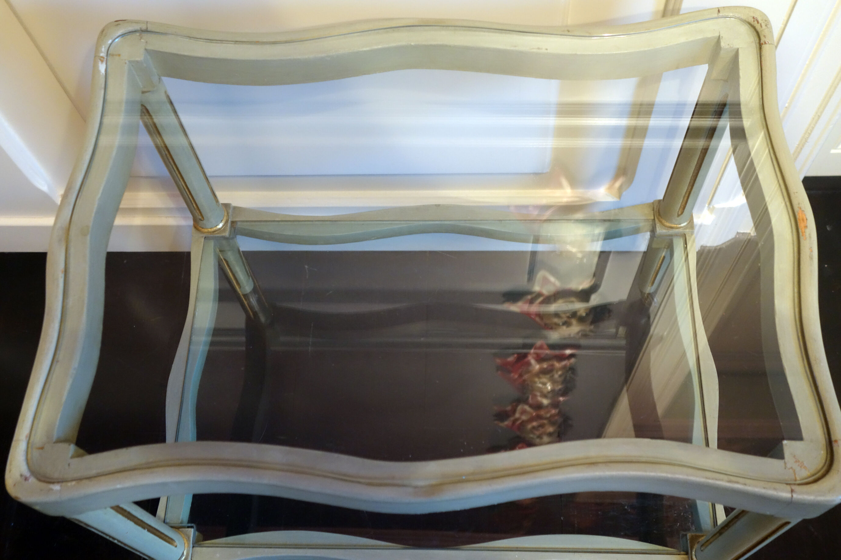 Pretty little table on wheels 1940