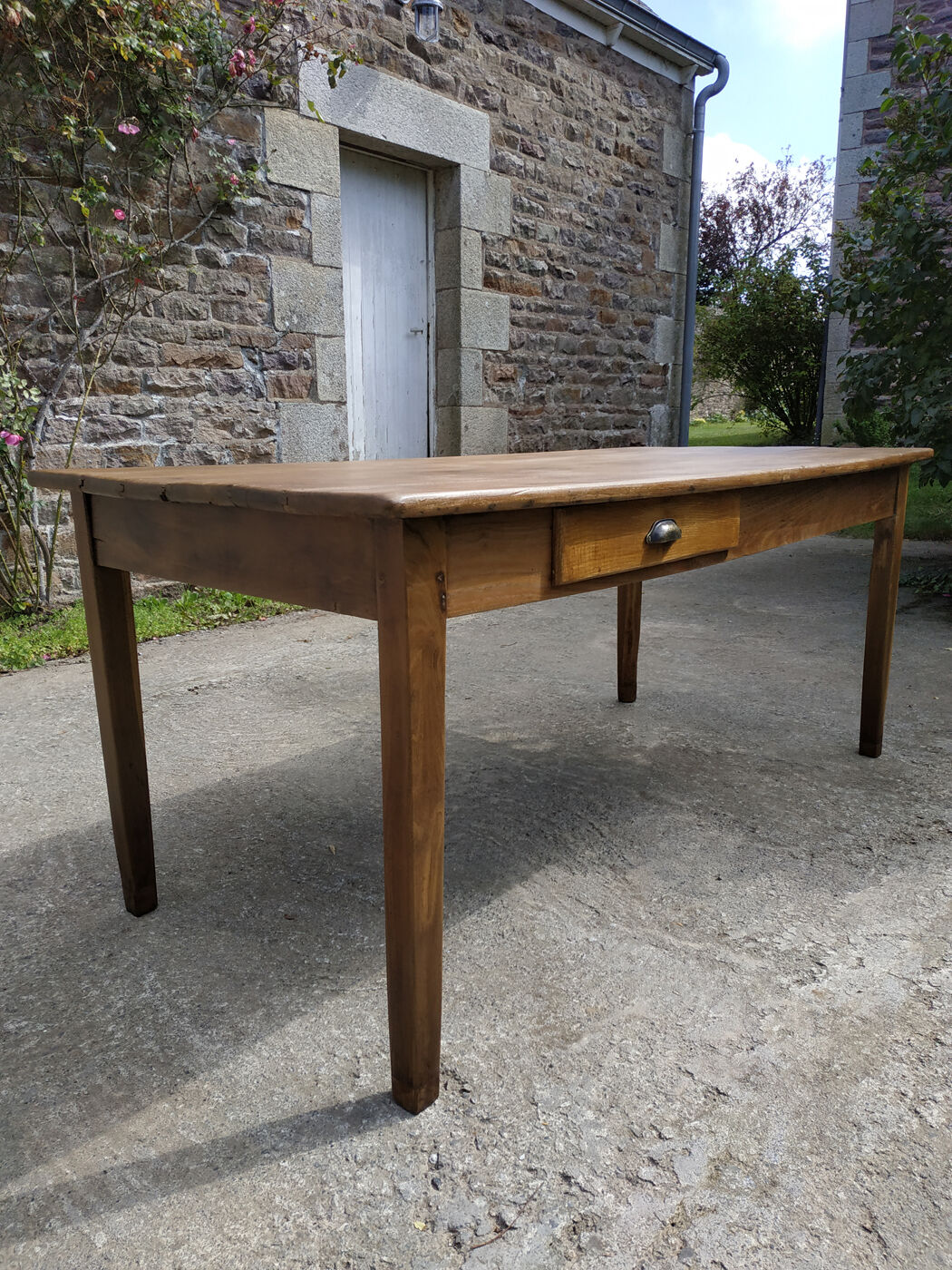 Farm table