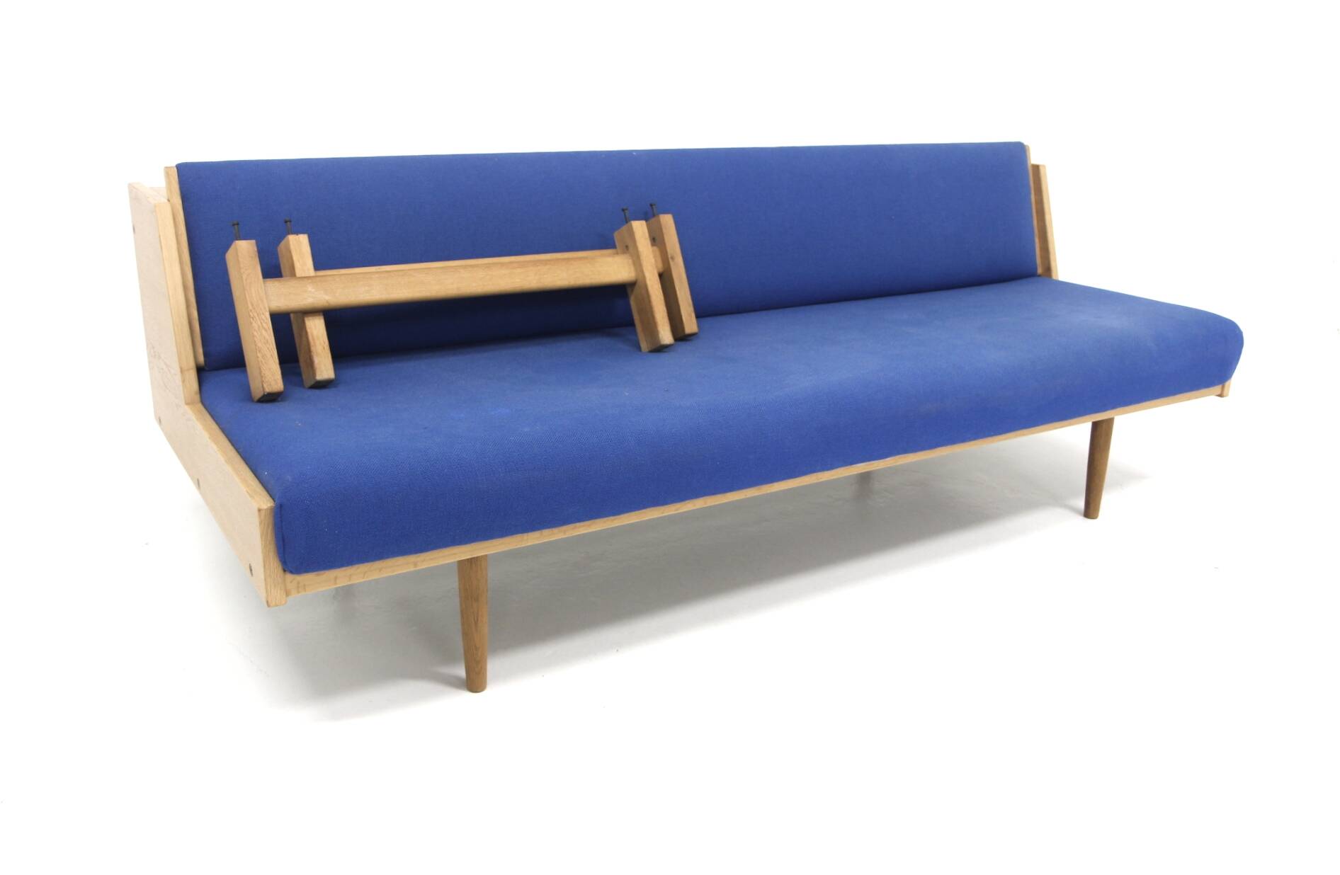 Scandinavian daybed "GE-258", Hans J. Wegner, Getama, Denmark, 1960
