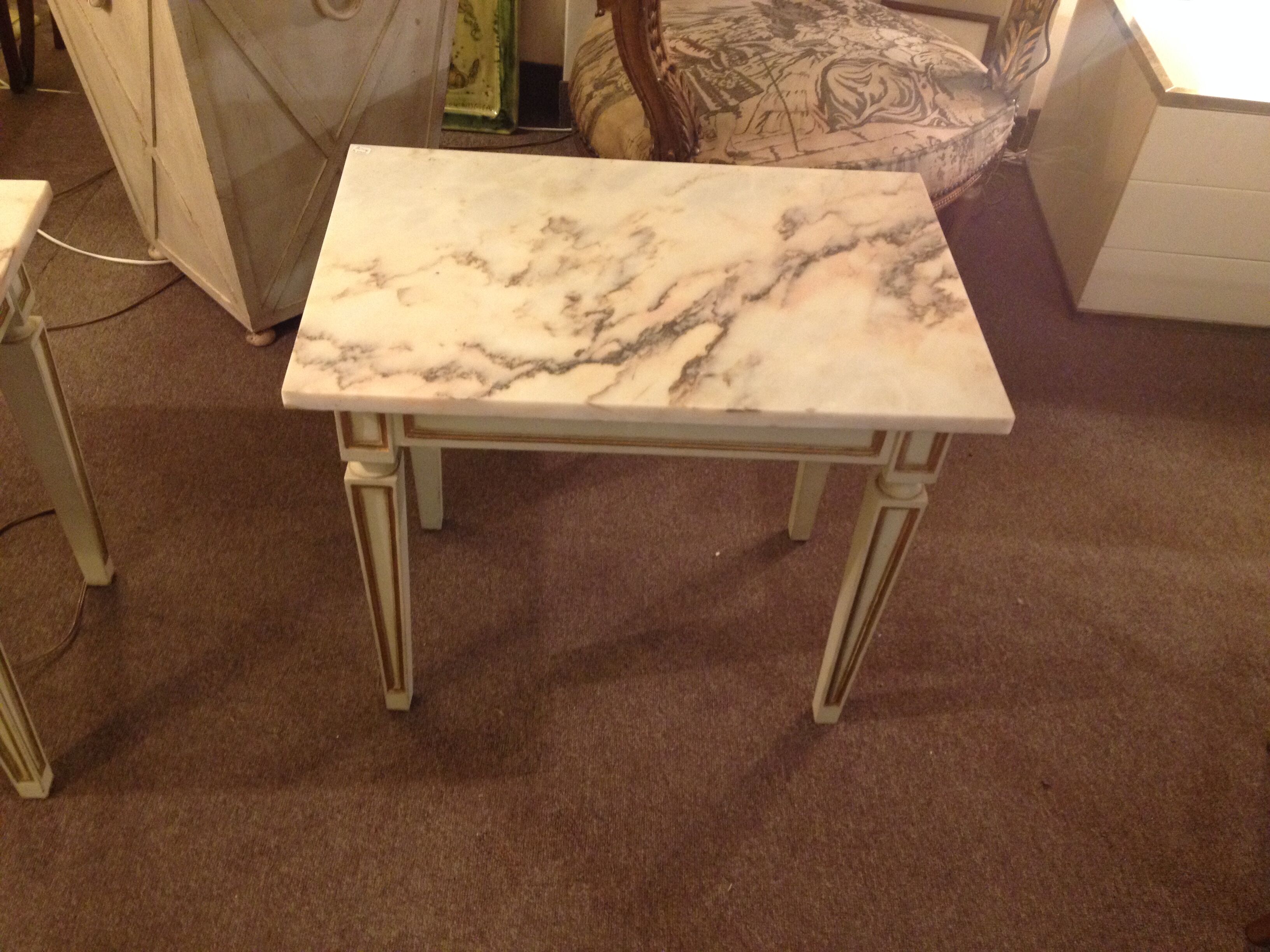 Paire de tables de style Louis XVI