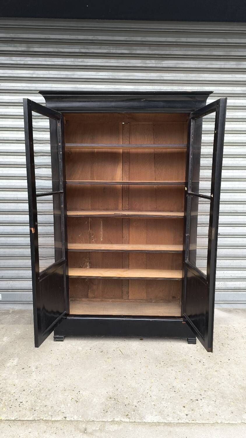 Lacquered oak bookcase 1860