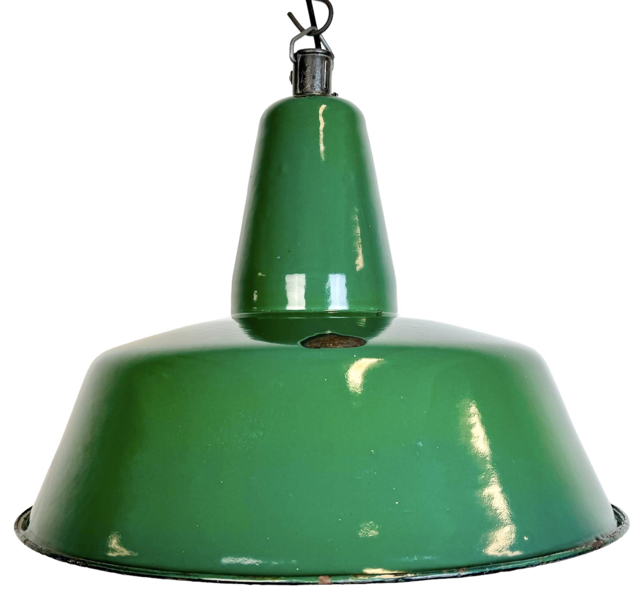 Grande Lampe à Suspension Industrielle en Émail Vert, 1960s
