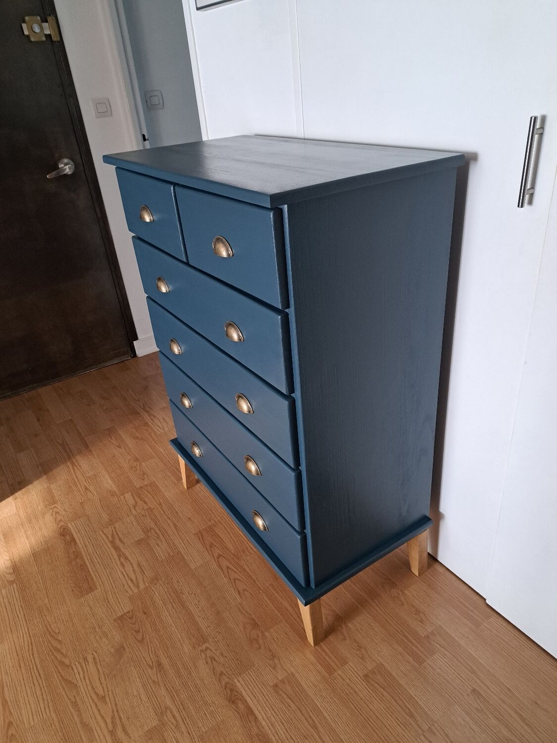 Rød Sødgren chest of drawers blue glove 4