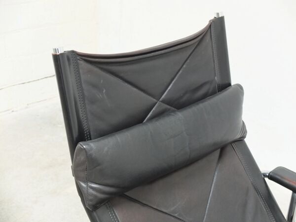 Fauteuil inclinable 'HE1106' avec repose-pieds par Hans Eichenberger pour Strässle, 1978