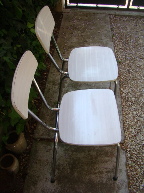 Pair of veined fomica chairs 60