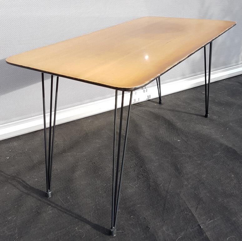 1960-foot Eiffel coffee table