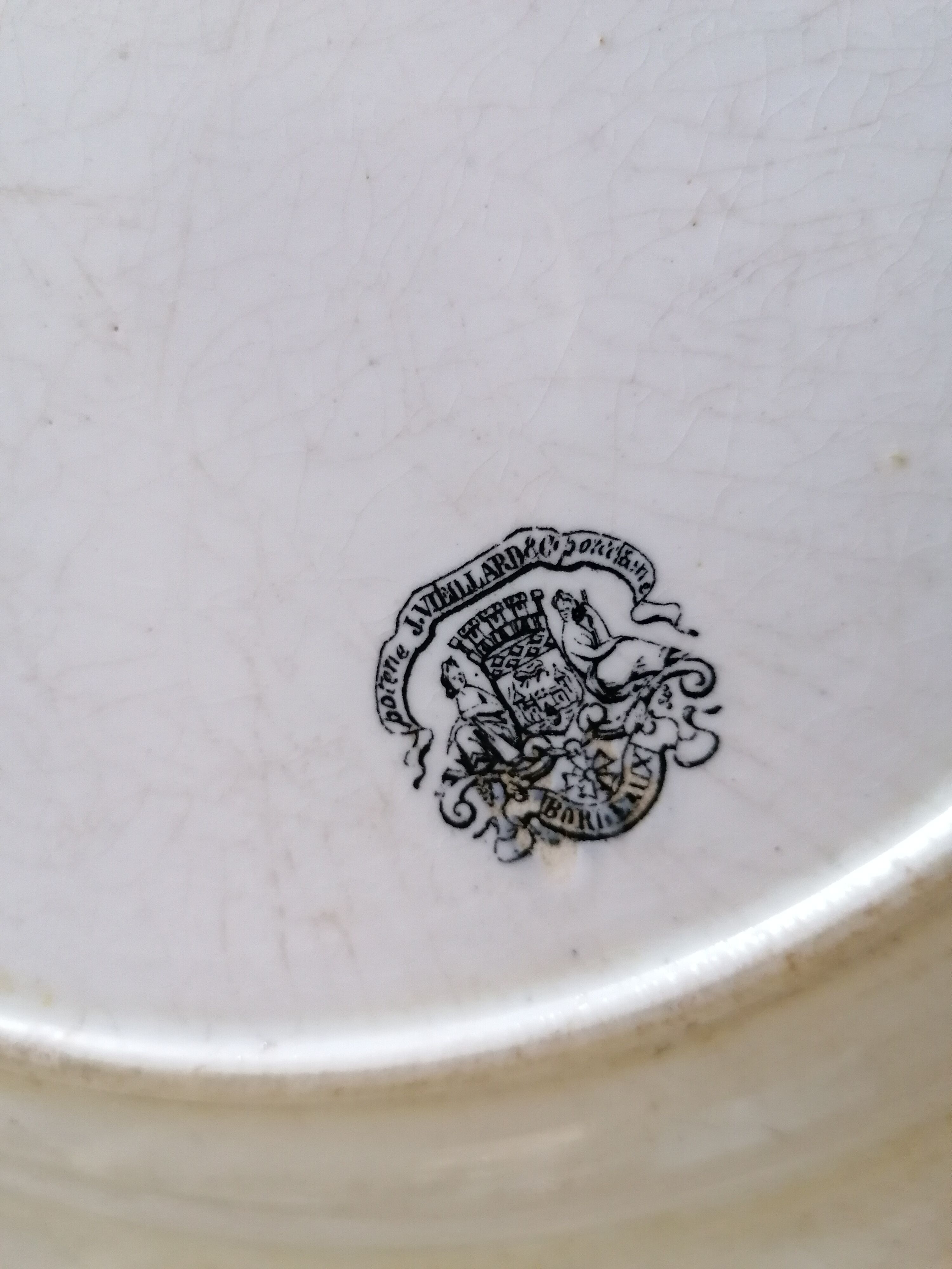 Round dish Old man Bordeaux