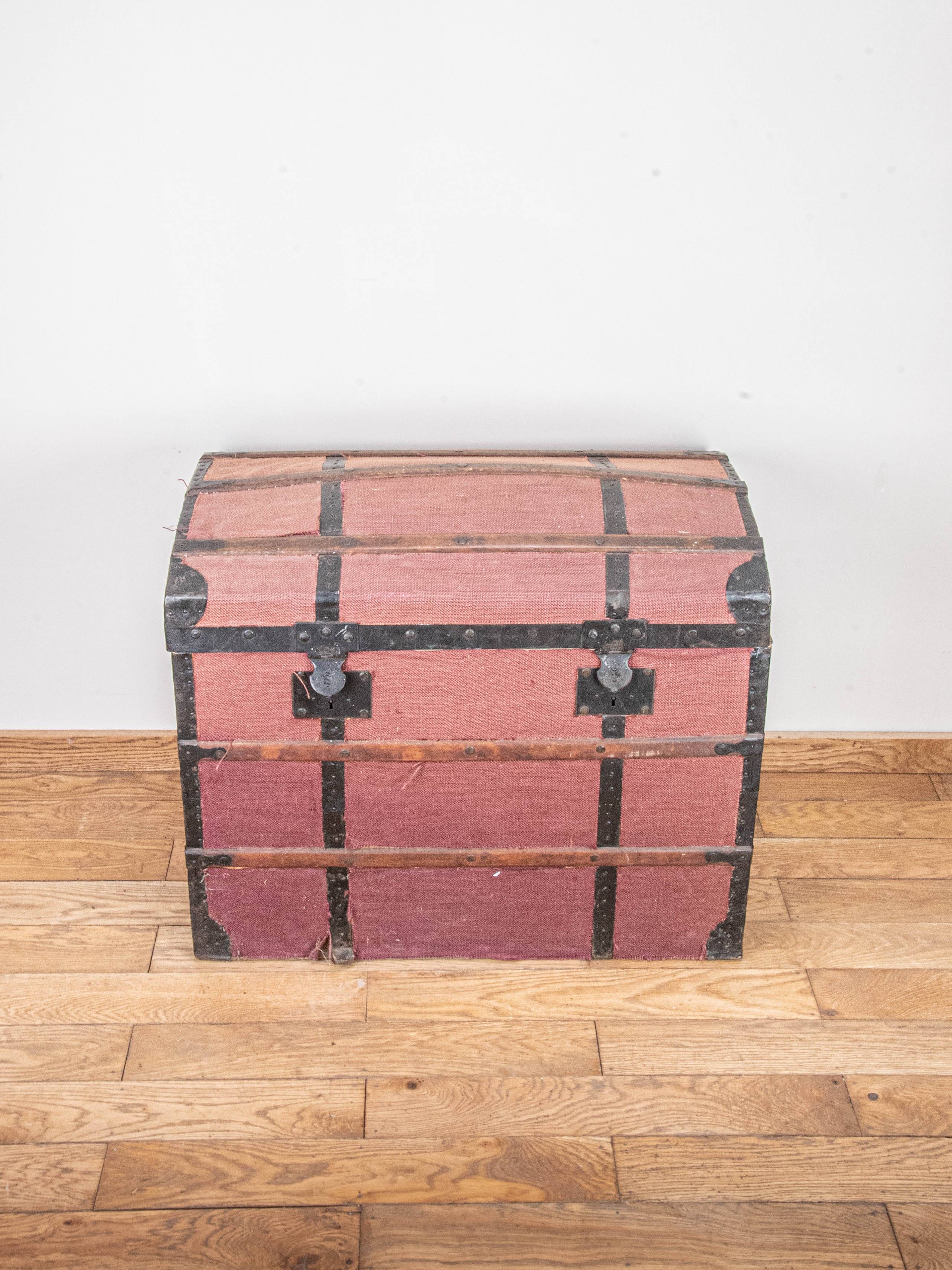 Transport trunk