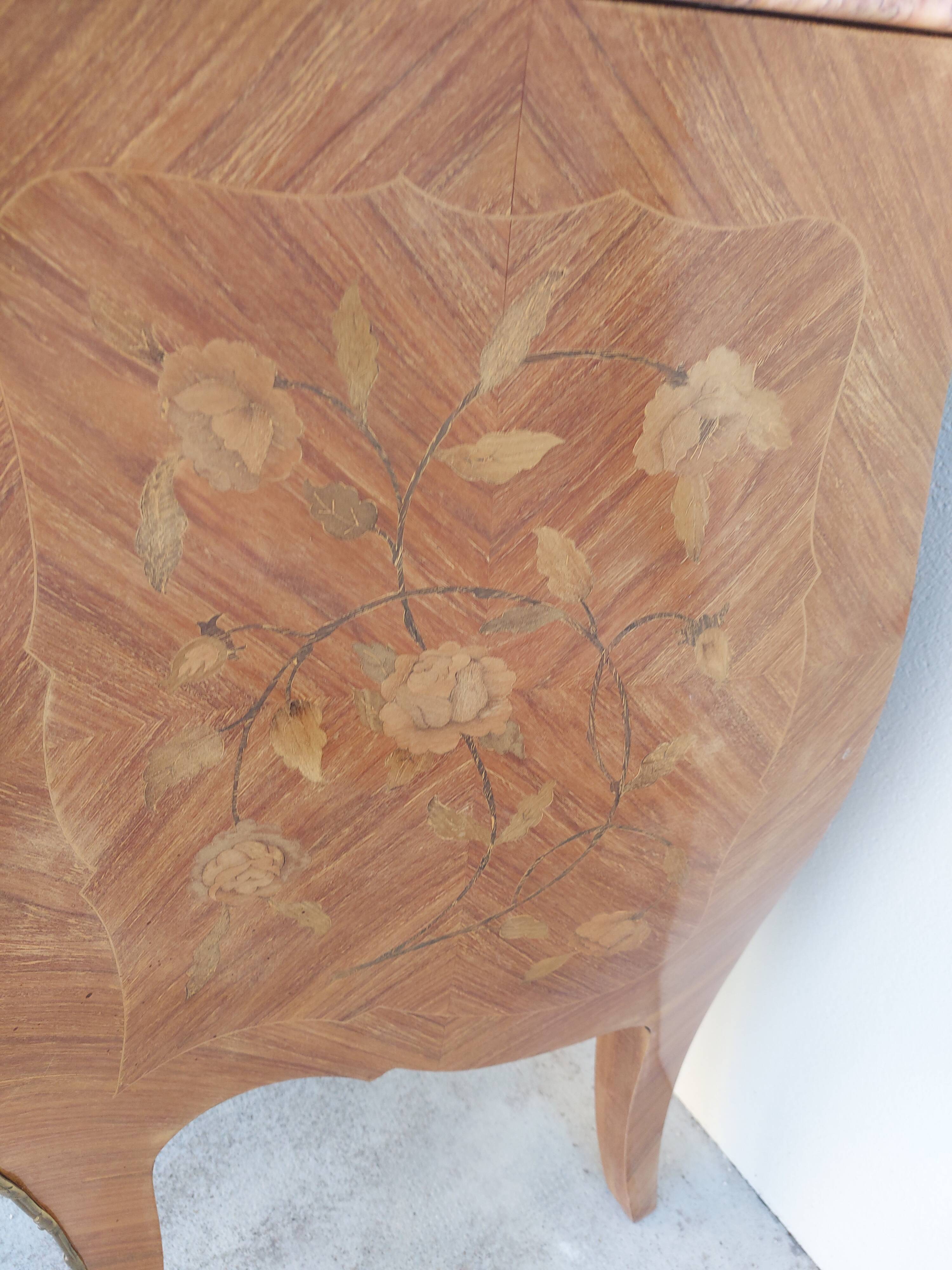 Louis XV chest of drawers in rosewood marquetry