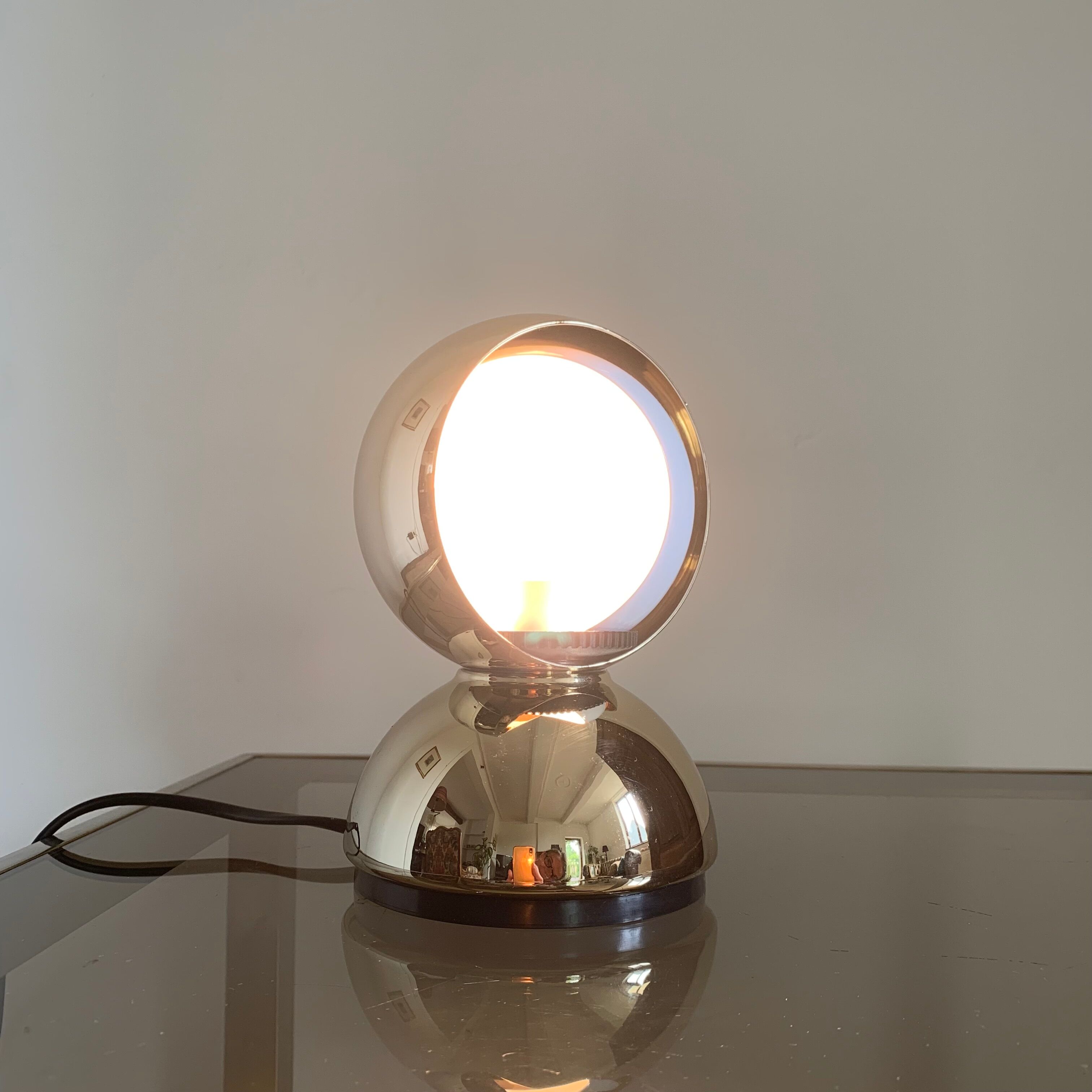 Lampe Eclisse Gold de Vico Magistretti pour Artemide