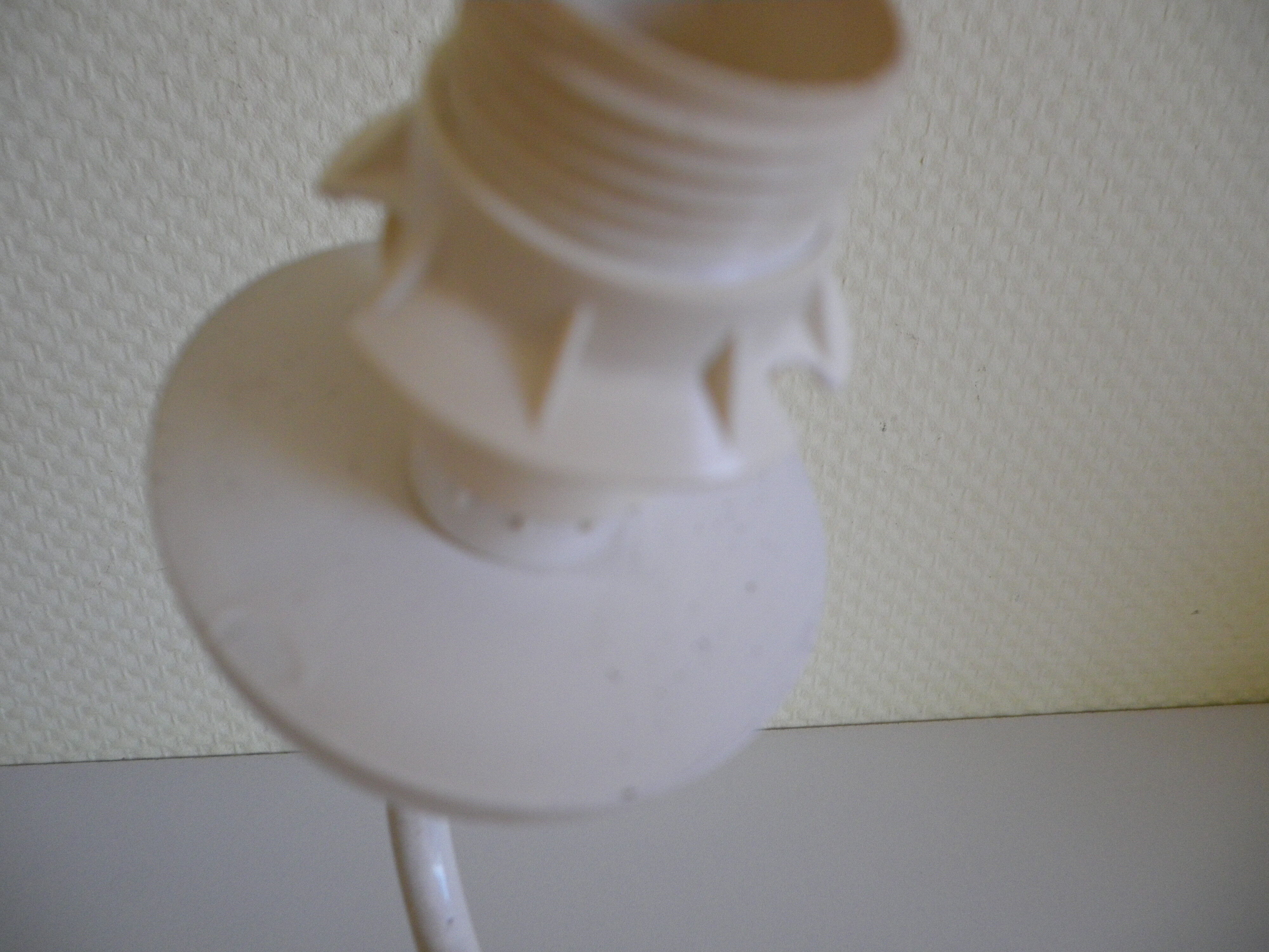 Lasuffed white metal suspension - 3 pink lampshades