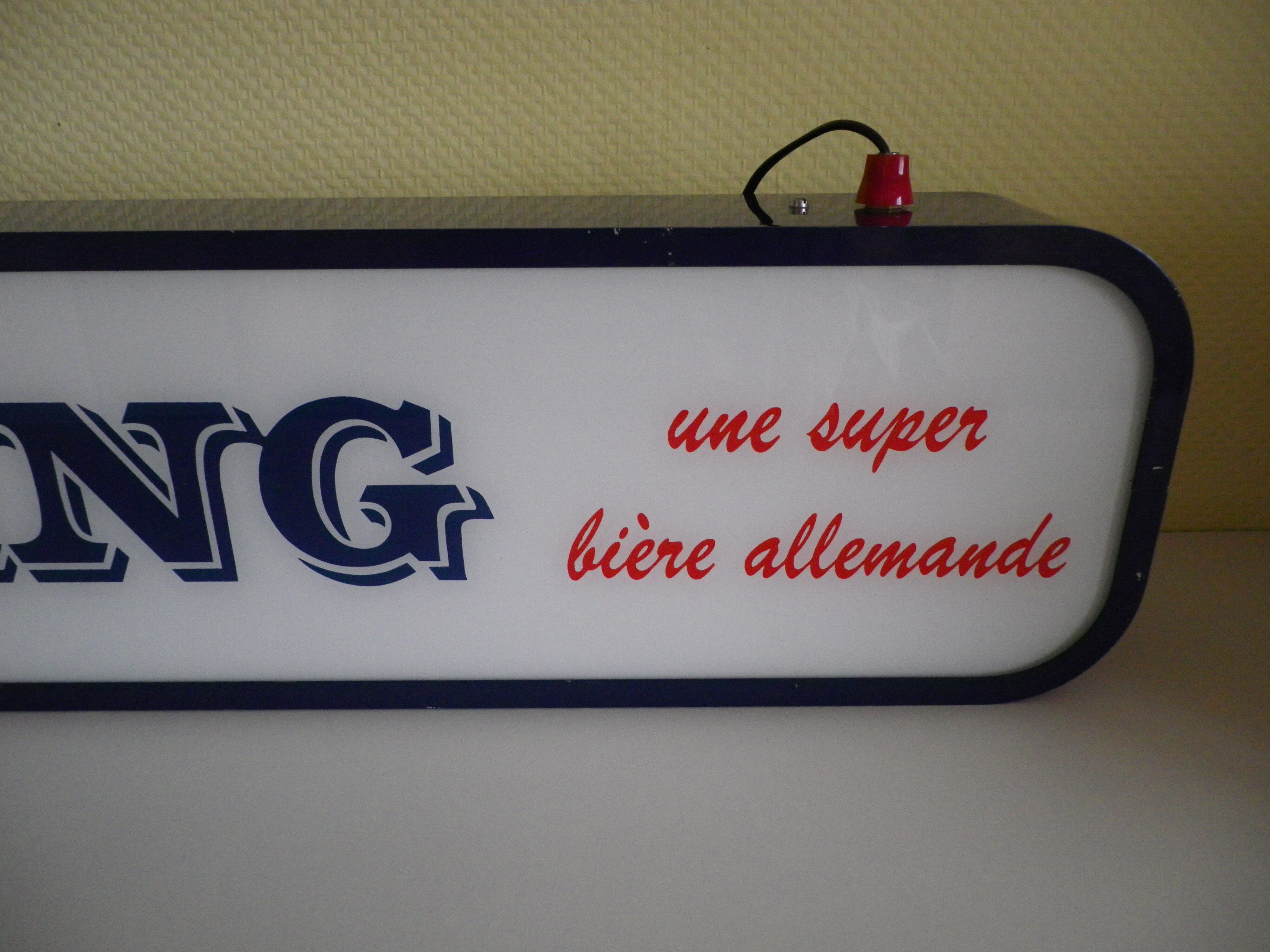 Enseigne lumineuse "Neufang"  pour décoration de barvAnnées 70