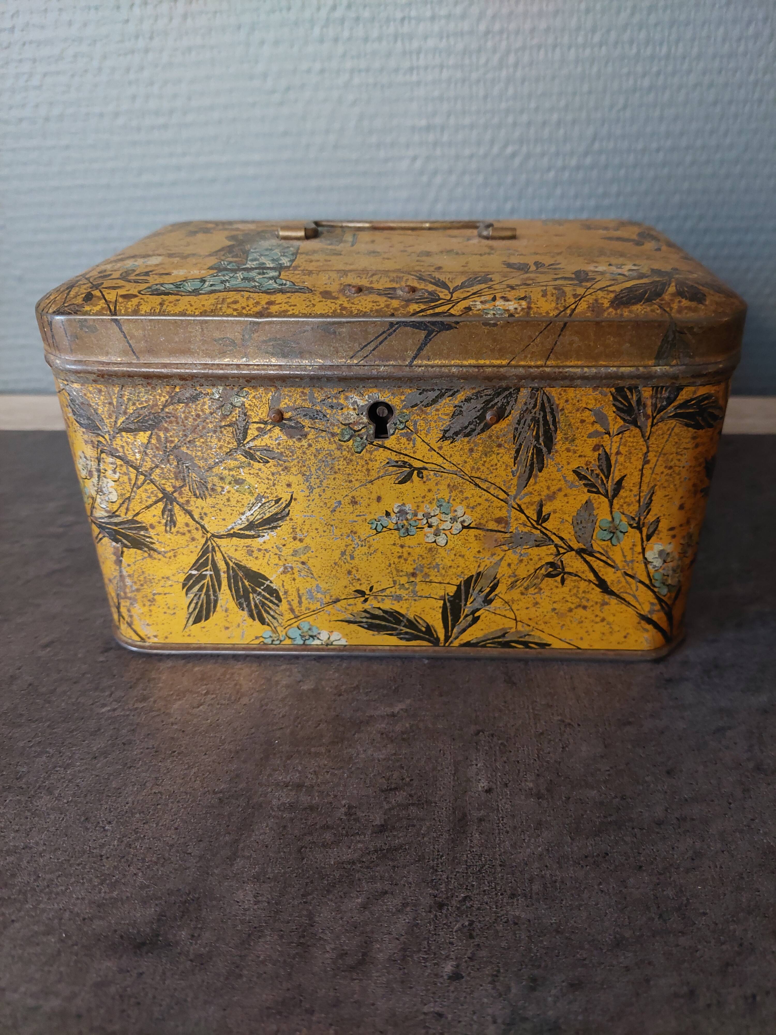Old Chinese jewelry box