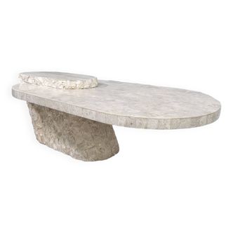 Oval coffee table from the 70s and 80s in stone marquetry