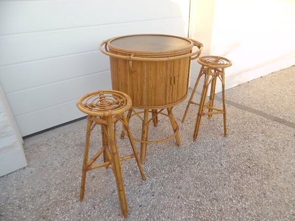 Rattan bar and stools