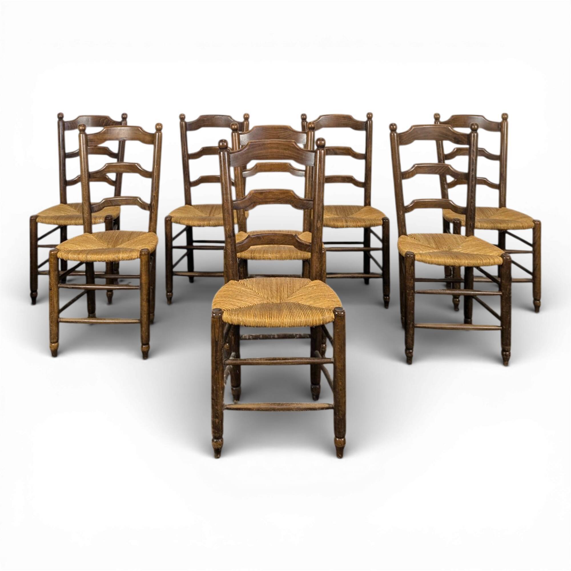 Séries de 8 chaises paillées