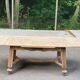 Table à manger extensible Louis XIII décapée en chêne années 50