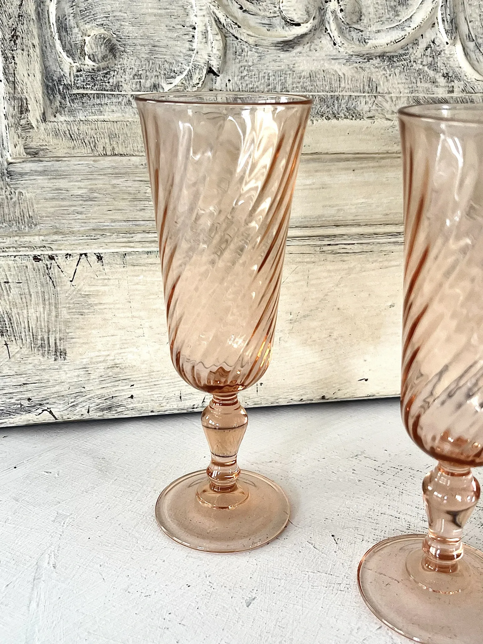 Champagne flutes set of 4, pink French swirl glass stemware