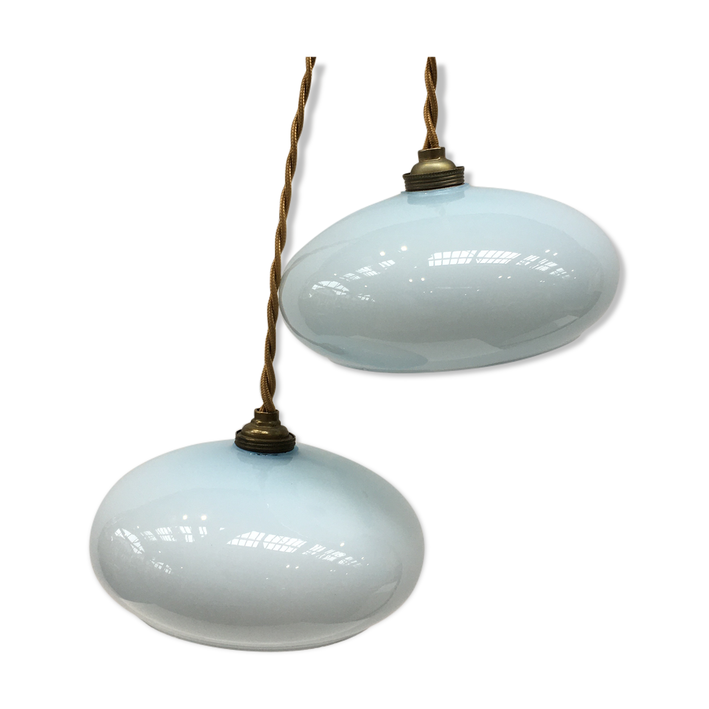 Paire de suspensions vintage en opaline bleu pale