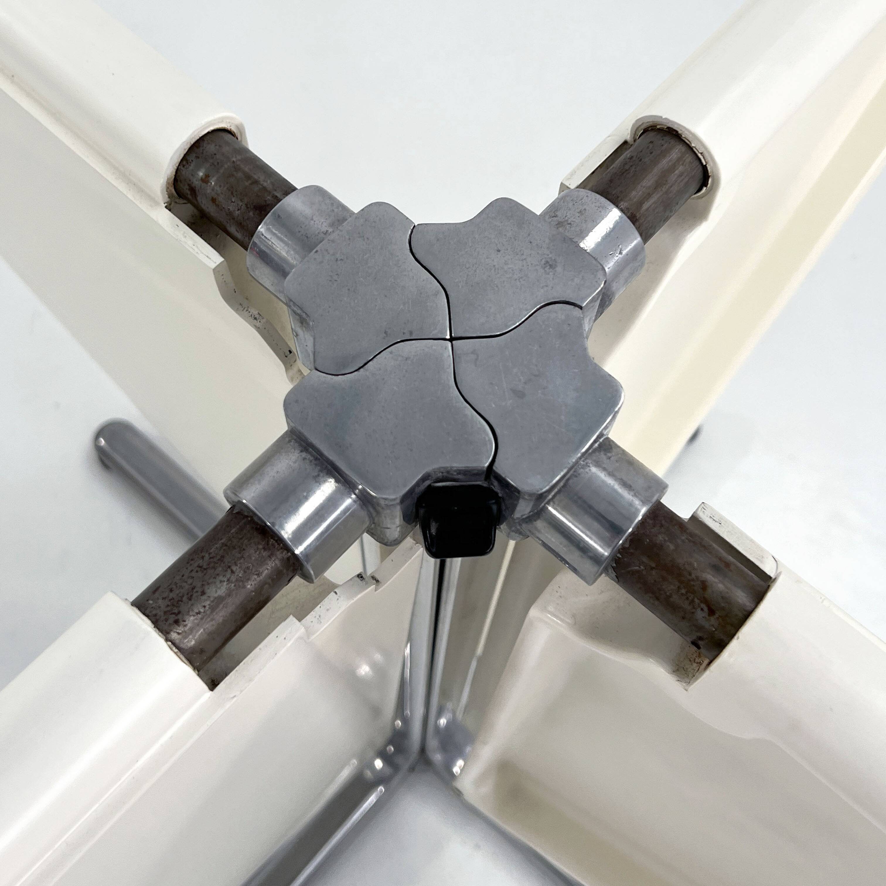 Table Pliable Plana blanche par Giancarlo Piretti pour Anonima Castelli, 70