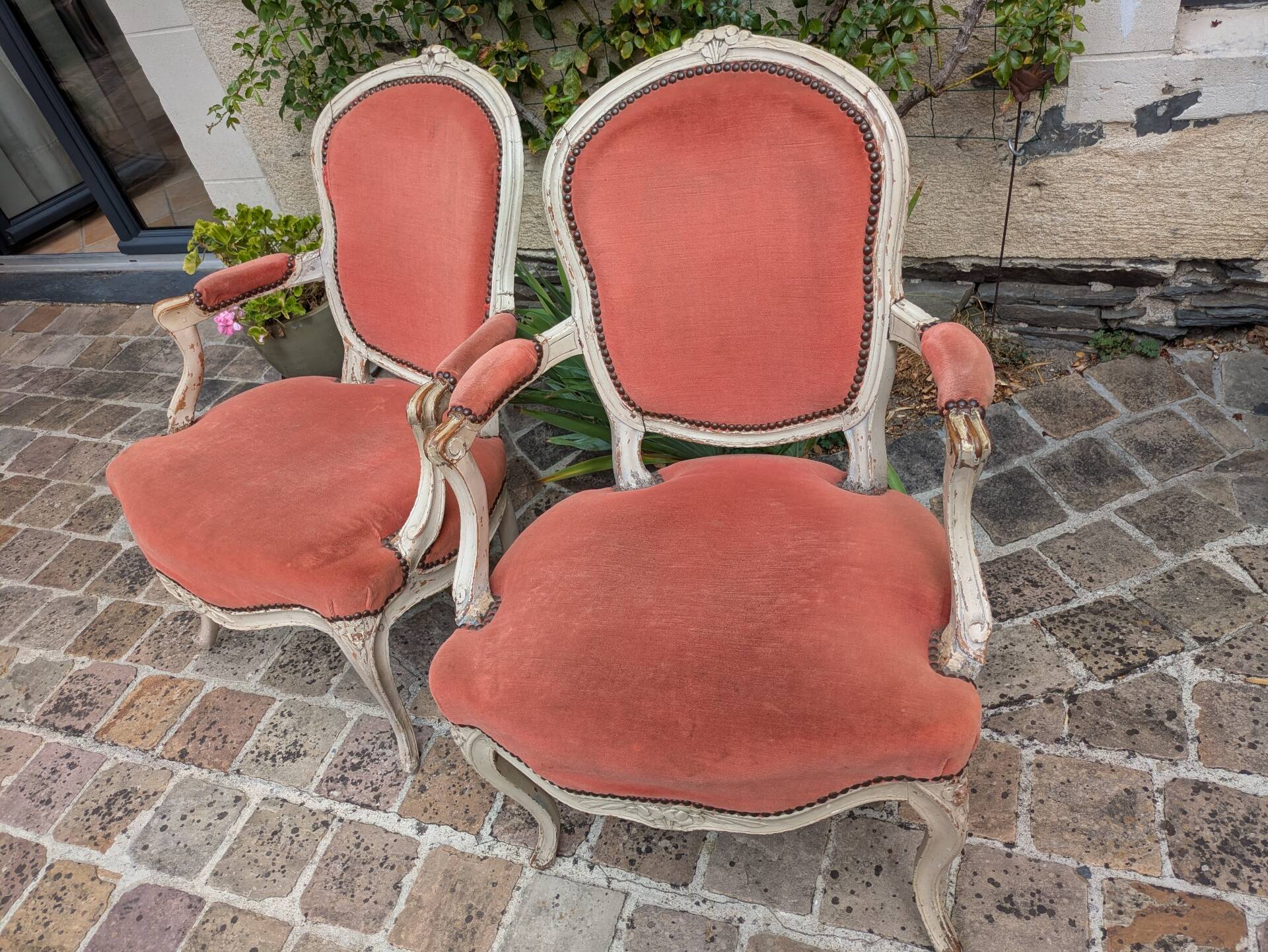 Paire de fauteuils d'époque Louis XV
