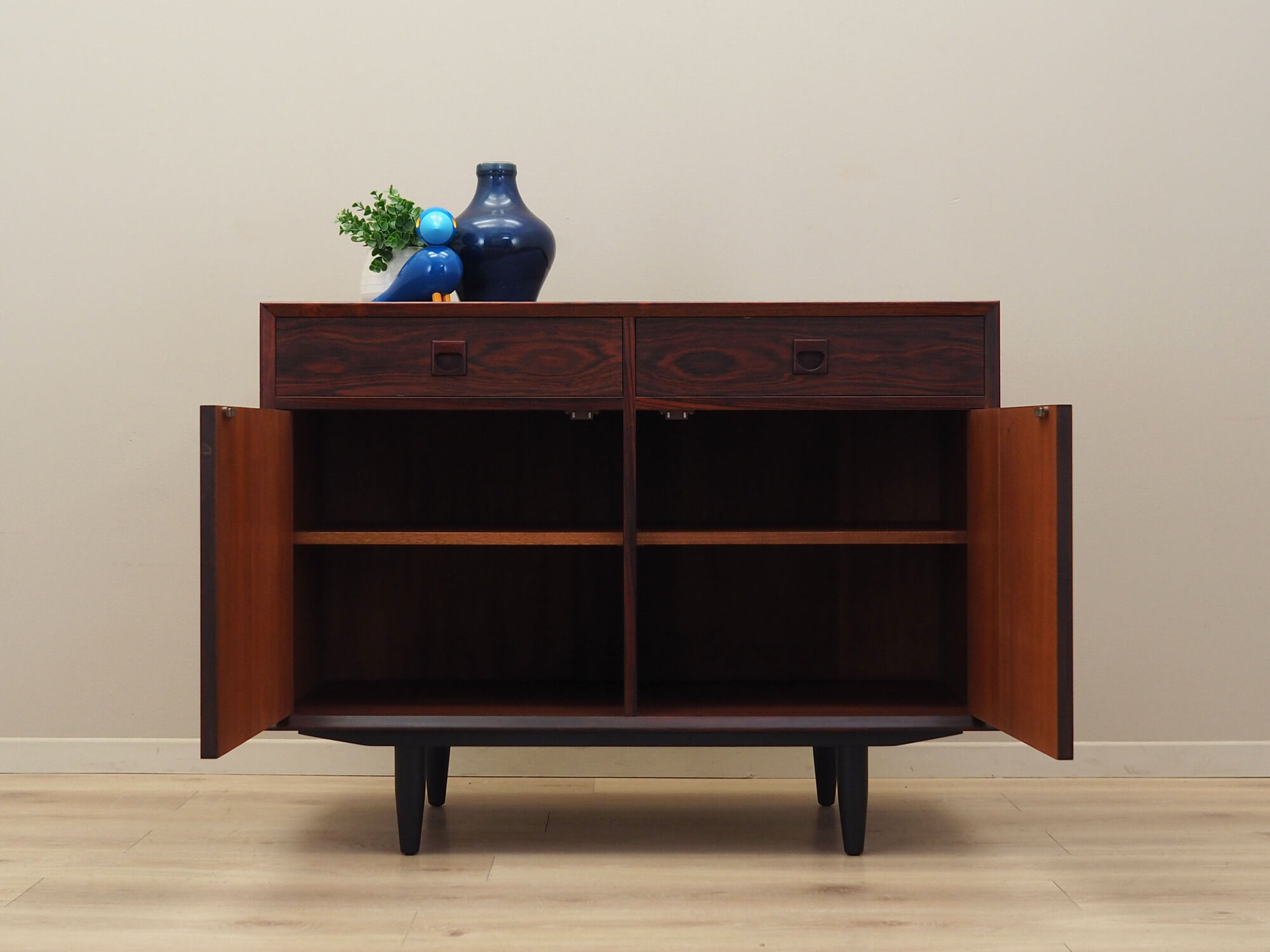 Buffet en palissandre, design danois, années 1960, fabricant: Brouer