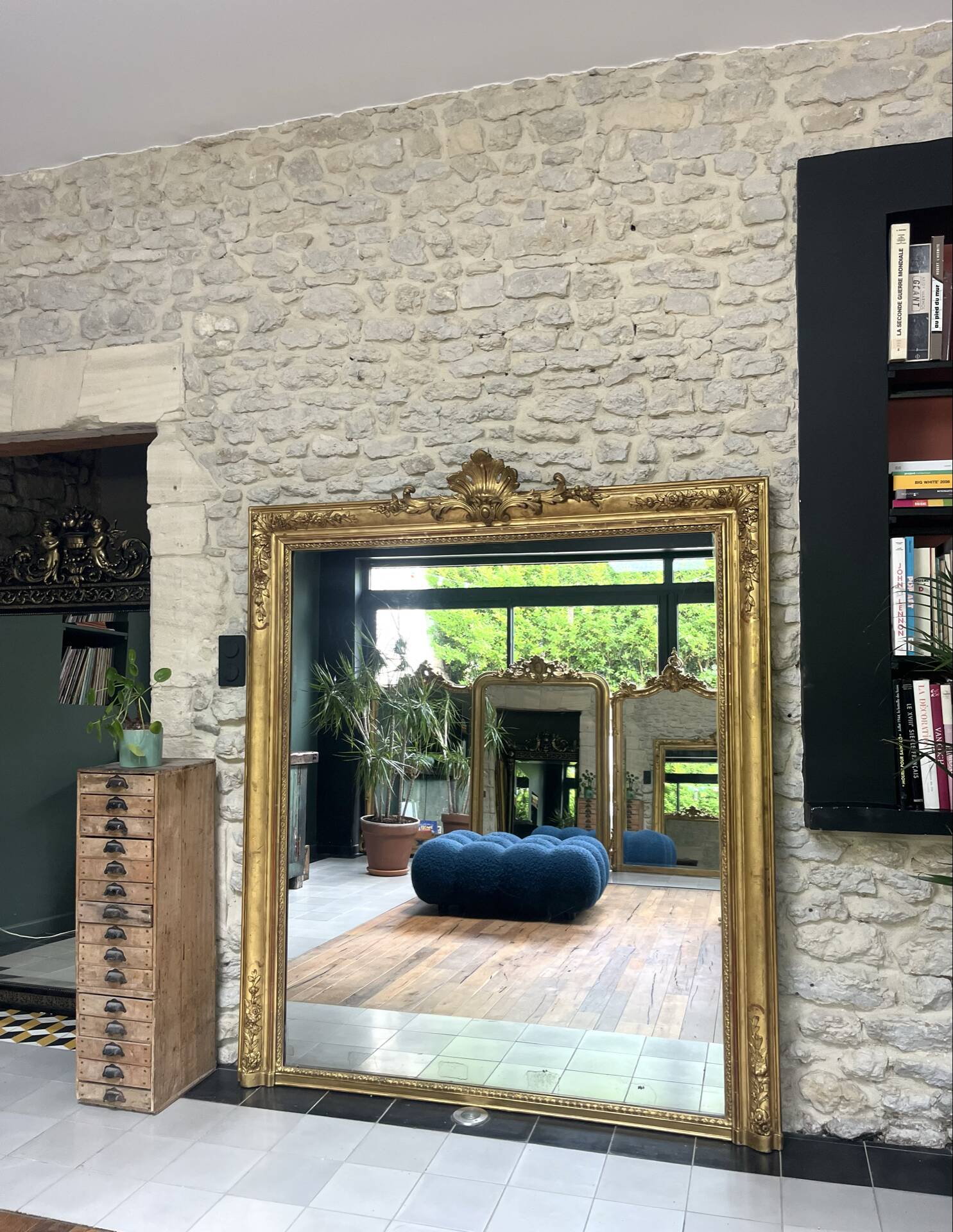 Fireplace mirror with pediment and pearl 178.5/151cm gold leaf, mercury